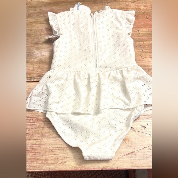 NWT, Edgehill Collection x The Broke Brooke Size 6,Elle Eyelet Swims,Ivory - Picture 8 of 8